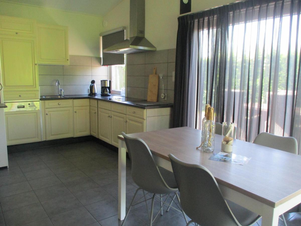Comfortabel Vakantiehuis Aan Zee En Meer ! Kamperland Exterior foto